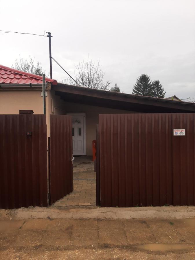 Viktoria Vendeghaz Apartment Miskolc Exterior photo