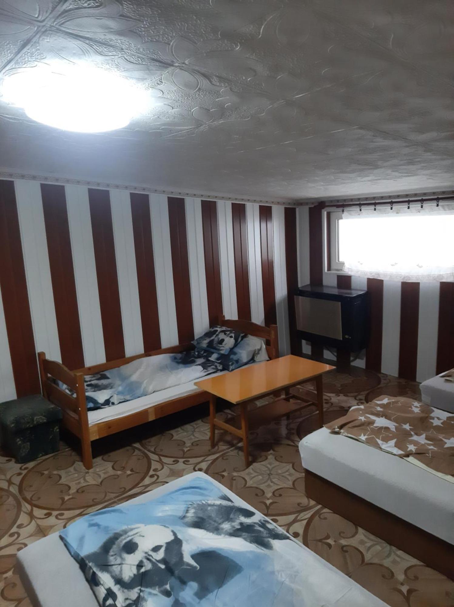 Viktoria Vendeghaz Apartment Miskolc Room photo
